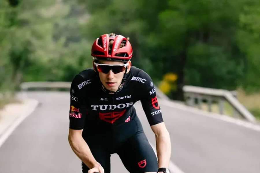 El suizo Yannis Voisard gana la tercera etapa y lidera el AlUla Tour