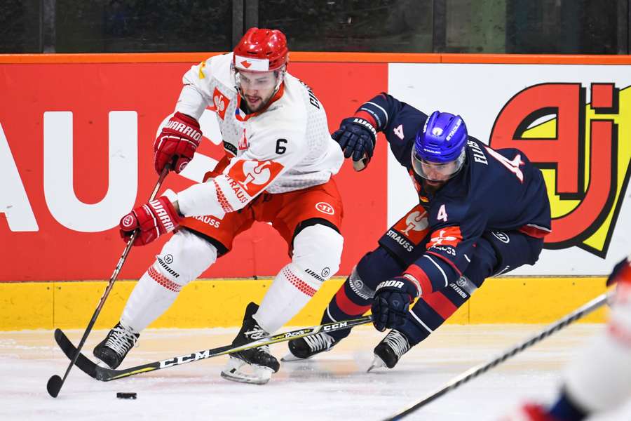 Gólová smršť ve třetí třetině zařídila postup, Hradec je v play off Ligy mistrů