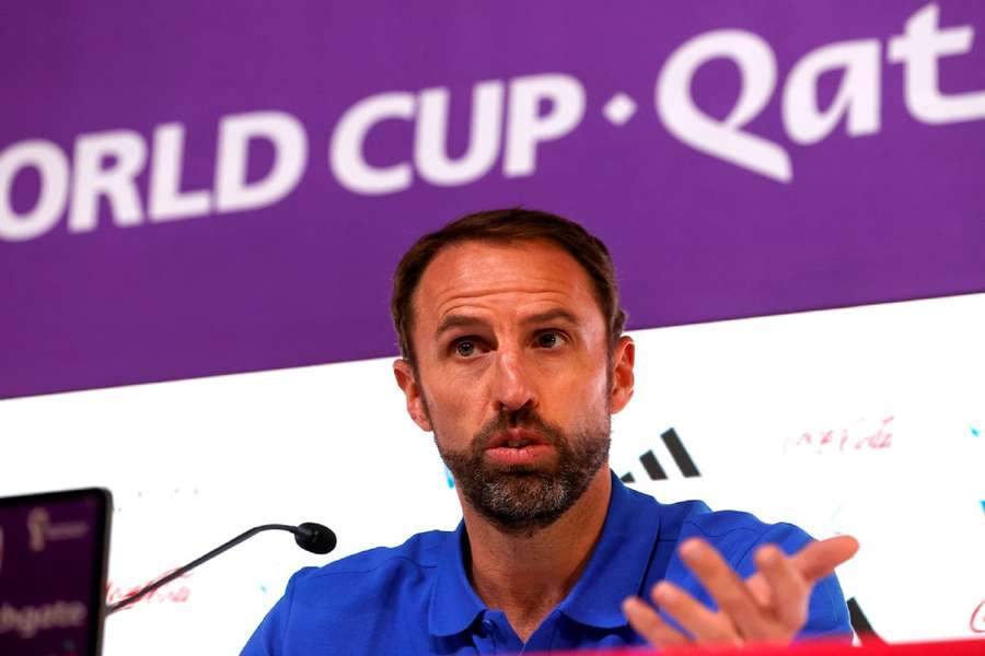 Gareth Southgate geeft uitleg op een persconferentie