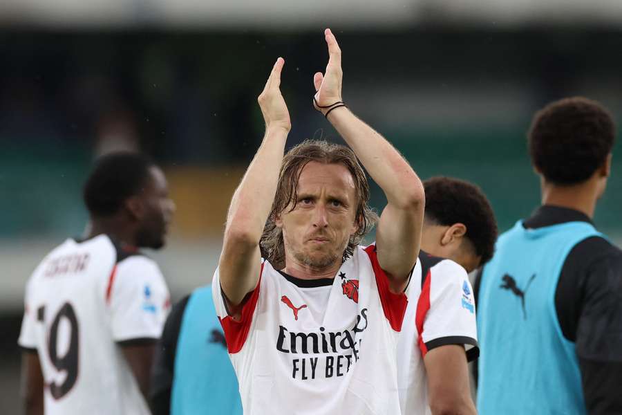 Modric wants transfer assurances before committing to new AC Milan deal Modric wants transfer assurances before committing to new AC Milan deal