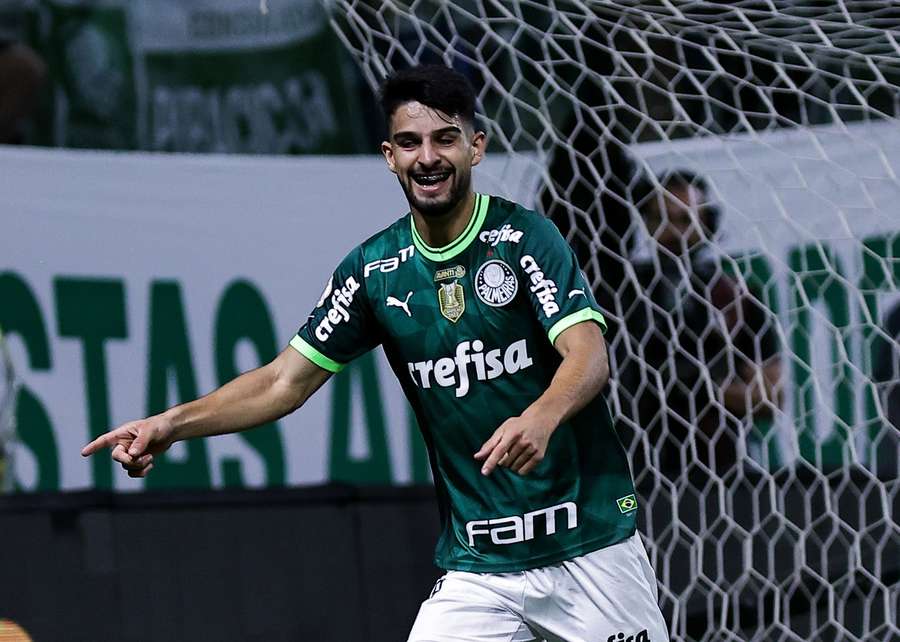 Flaco López fechou a goleada do Palmeiras no fim