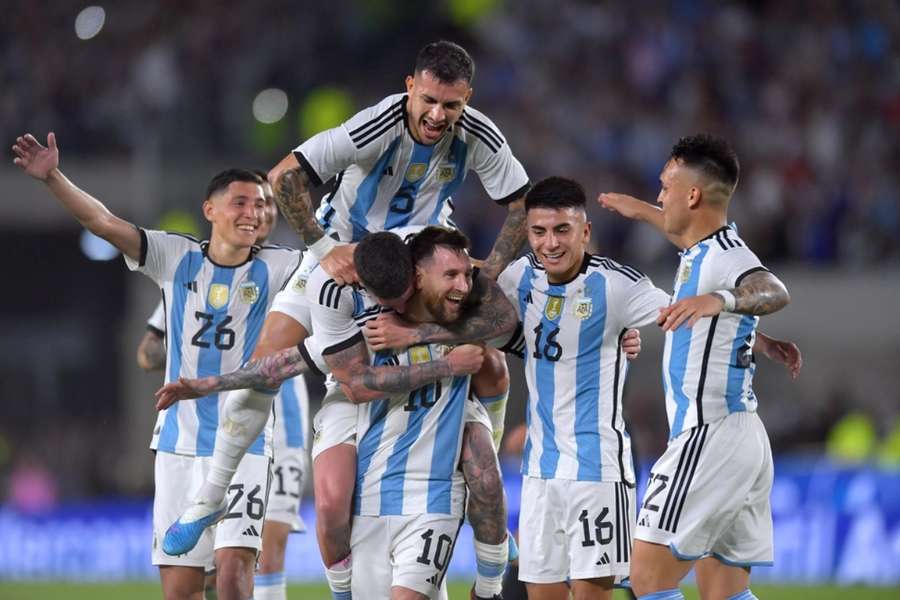 Argentina destrona a Brasil al frente del ranking FIFA y España sigue décima