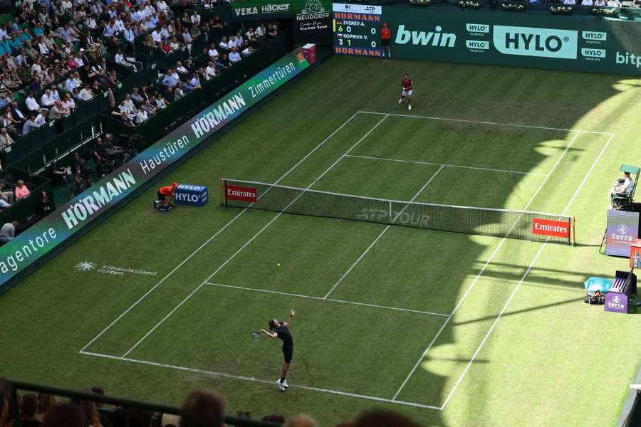 Tenis Flash: Gwiazdorskie ćwierćfinały w Halle i Berlinie Tenis Flash: Gwiazdorskie ćwierćfinały w Halle i Berlinie