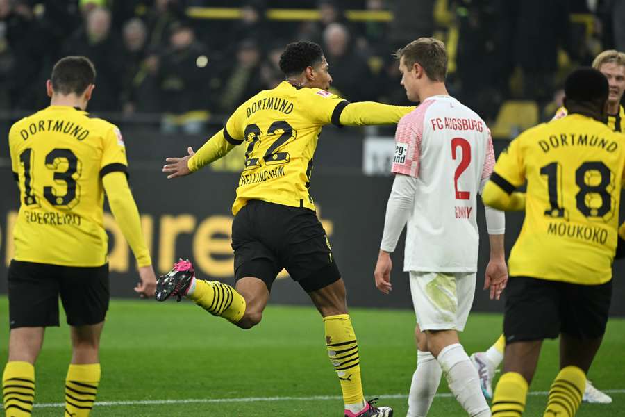 Bellingham foi o autor do primeiro gol do Dortmund