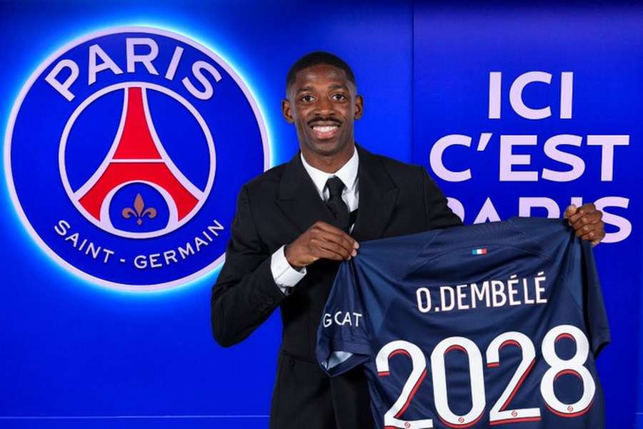 Ousmane Dembélé presenteert zijn nieuwe shirt