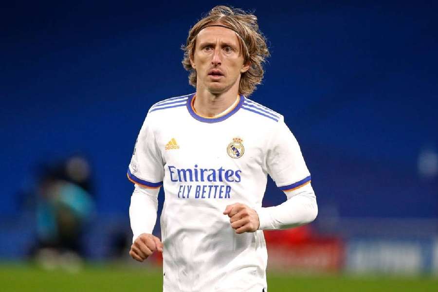 Luka Modric permanecerá no Real por mais uma temporada