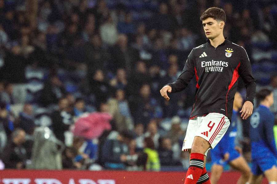 António Silva lamenta derrota no Dragão António Silva lamenta derrota no Dragão