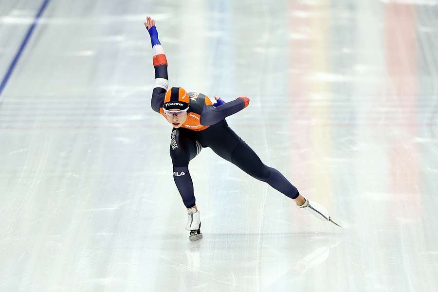 Femke Kok in actie op de wereldbeker in Inzell, in maart 2024