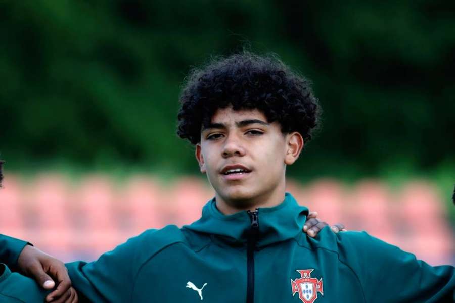 În urmă cu o lună, Cristiano Ronaldo Jr a marcat primul său gol și pentru naționala U16 a Portugaliei În urmă cu o lună, Cristiano Ronaldo Jr a marcat primul său gol și pentru naționala U16 a Portugaliei