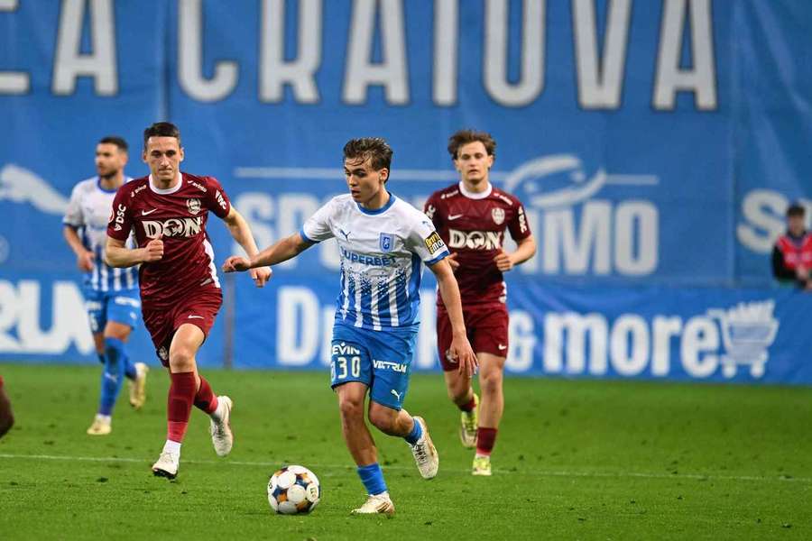 În meciul tur din play-off disputat pe Ion Oblemenco, Universitatea Craiova a învins CFR cu 2-0