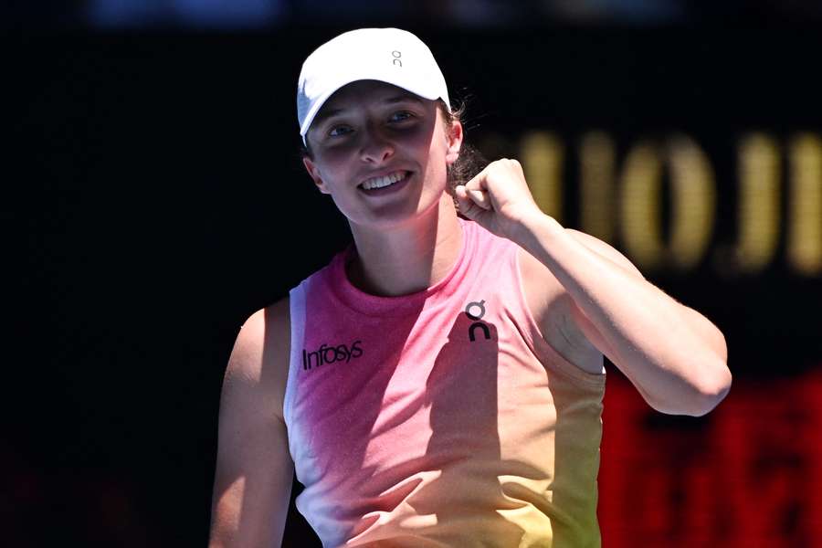 Swiatek segue firme na busca do seu primeiro título no Australian Open