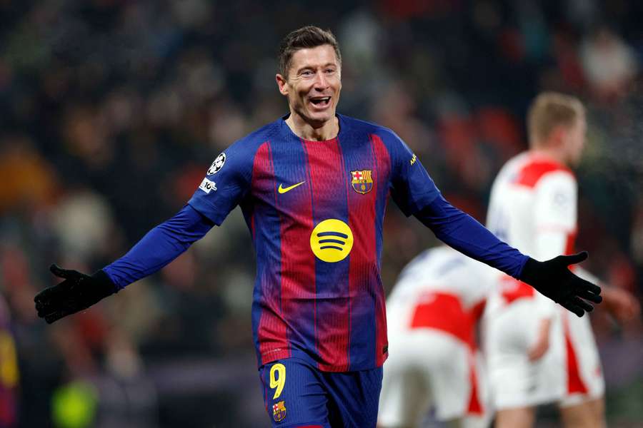 Hiszpańskie media: Robert Lewandowski znów strzela i wyrównuje rekord Leo Messiego Hiszpańskie media: Robert Lewandowski znów strzela i wyrównuje rekord Leo Messiego