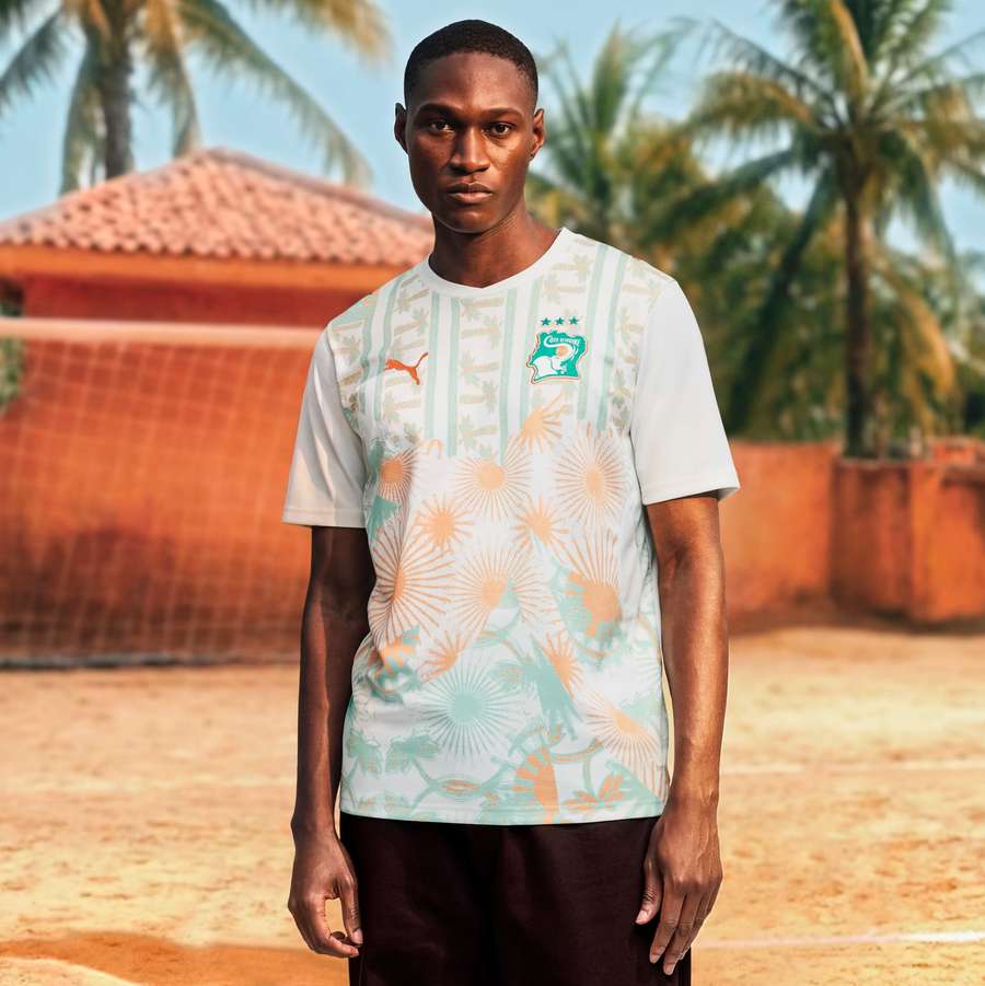 Zajímavý hostující dres s abstraktním vzorem.