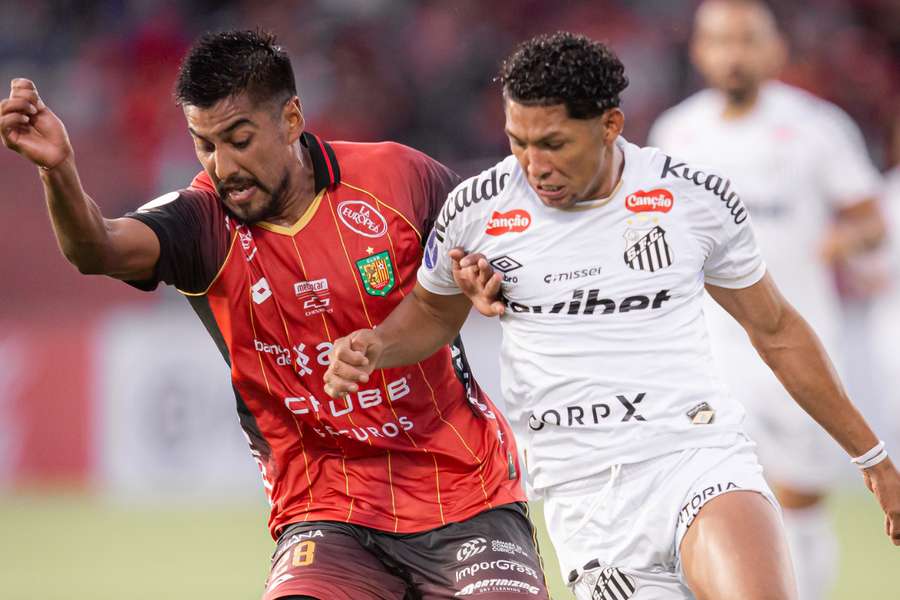 Santos precisa vencer e ainda depende de outros resultados para se classificar Santos precisa vencer e ainda depende de outros resultados para se classificar