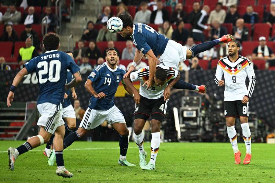 Mavropanos byl nejen ve vzduchu neomylný. Mavropanos byl nejen ve vzduchu neomylný.