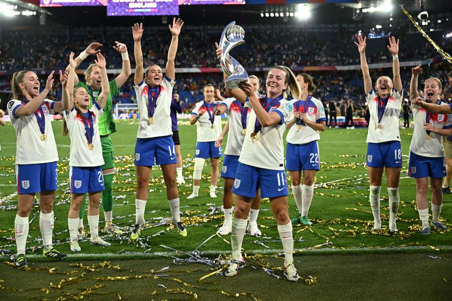 "Quand ça se produit trois fois de suite, ce n'est pas de la chance", assure Lauren Hemp après la victoire en finale