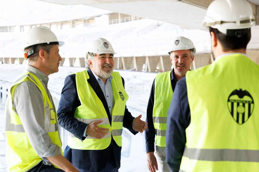 Rodríguez Uribes, durante su visita al Nuevo Mestalla