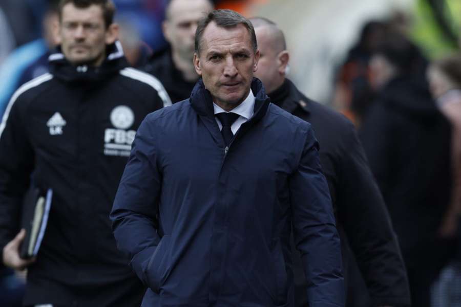 O treinador norte-irlandês Brendan Rodgers deixou o Leicester antes da despromoção
