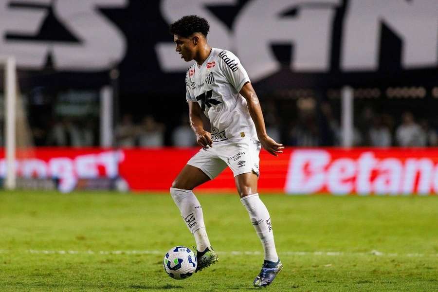 Souza zaujal hned řadu velkých klubů.