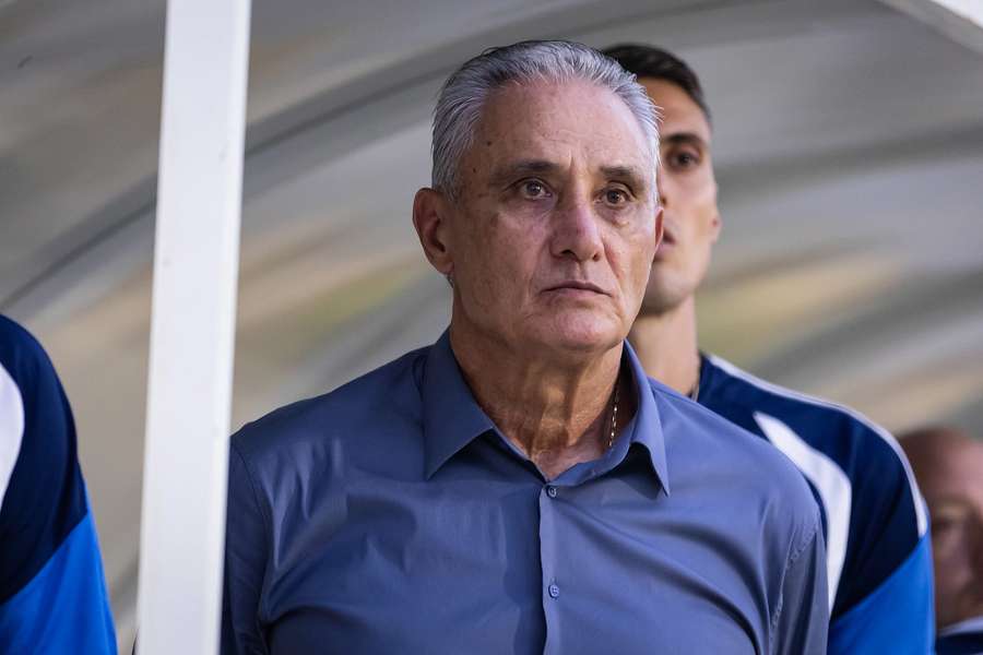 Tite tenta sair do sufoco à frente do Cruzeiro Tite tenta sair do sufoco à frente do Cruzeiro