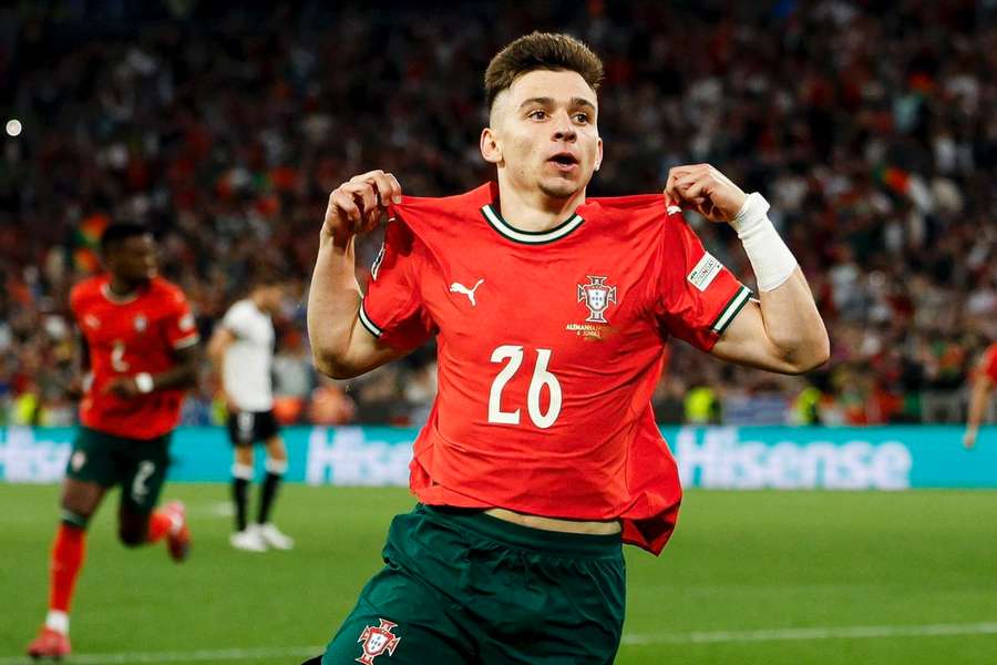 Francisco Conceição continua na Juventus durante o Mundial de Clubes