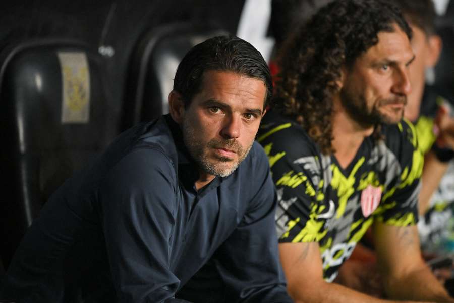 Gago, sentado en el banquillo Gago, sentado en el banquillo