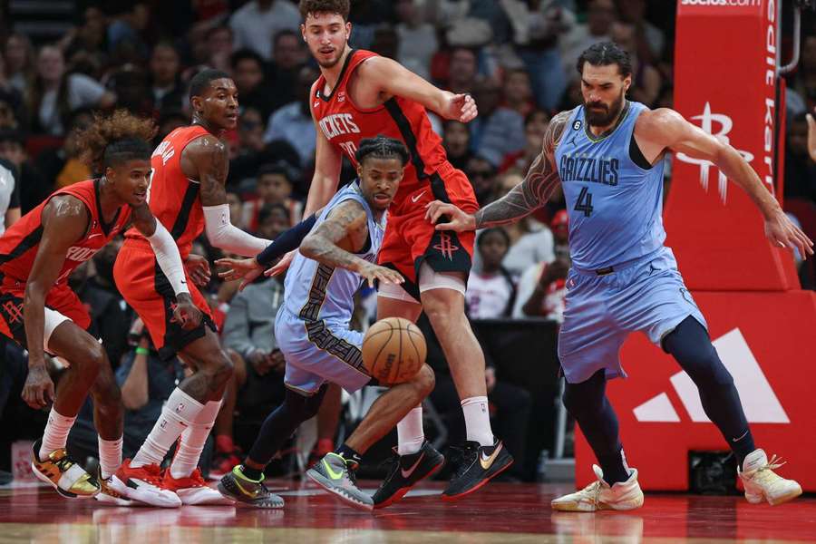 NBA roundup: Ja Morant guides Grizzlies over Rockets