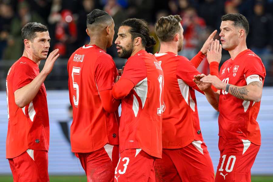 Granit Xhaka și coechipierii săi Remo Freuler, Manuel Akanji, Ricardo Rodriguez și Silvan Widmer Granit Xhaka și coechipierii săi Remo Freuler, Manuel Akanji, Ricardo Rodriguez și Silvan Widmer