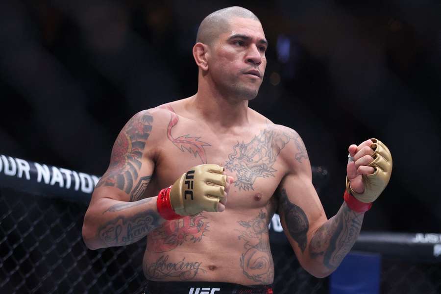 Alex Poatan, de 37 anos, foi campeão meio-pesado entre 2023 e 2025