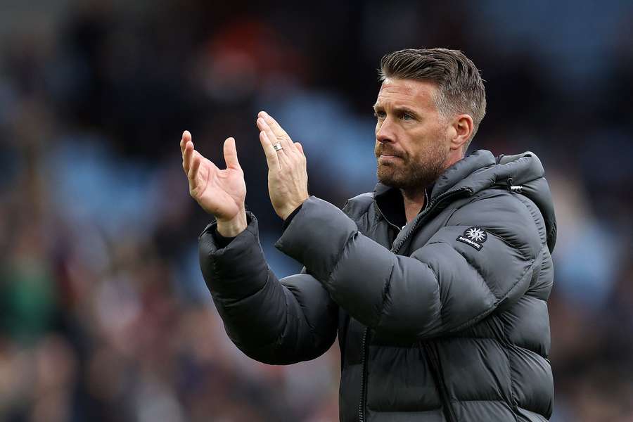 Lutons manager Rob Edwards efter oprykkernes nederlag til Aston Villa. Luton har dog i det mindste fået fem point, mens Sheffield United blot har et.