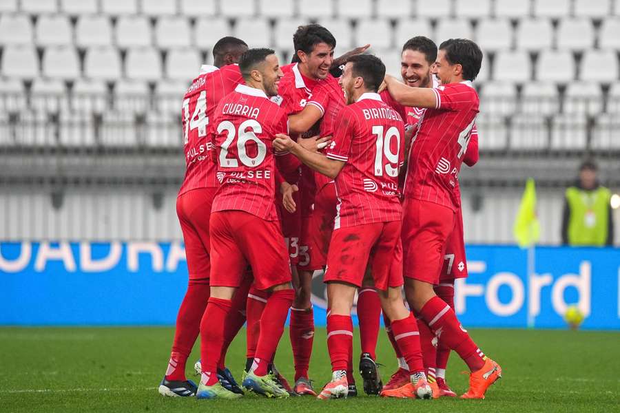 La gioia del Monza dopo un gol alla Carrarese