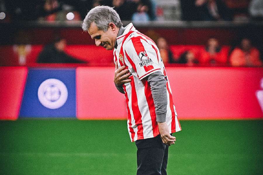 Eloy Olaya, en un reciente homenaje ofrecido por el Sporting de Gijón Eloy Olaya, en un reciente homenaje ofrecido por el Sporting de Gijón