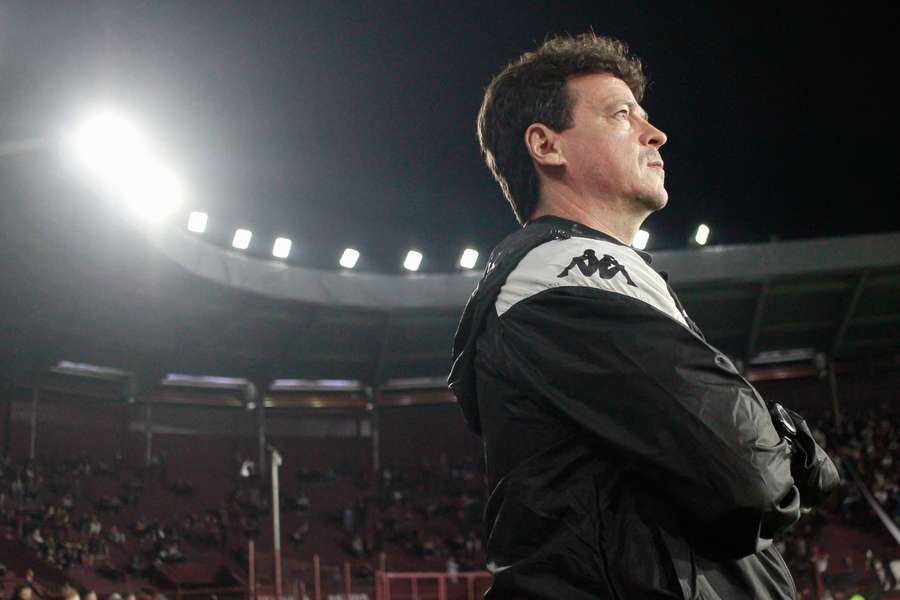 Vasco de Fernando Diniz vem de vitória contra o Fortaleza