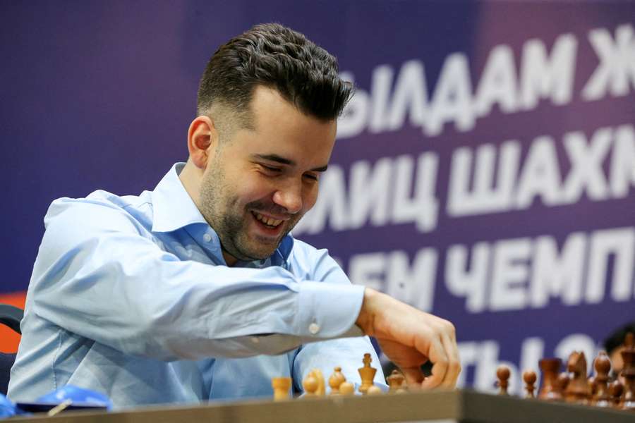 Nepomniachtchi regained world championship lead