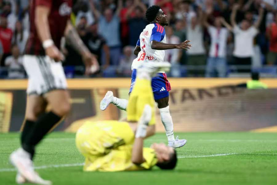 Sparta dostala v Lyonu lekci. Sparta dostala v Lyonu lekci.