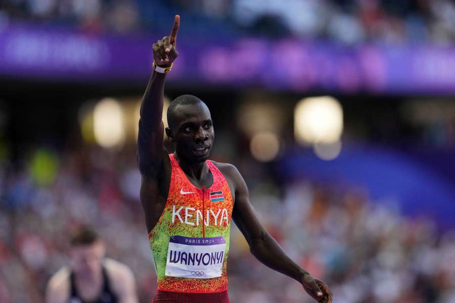 Emmanuel Wanyonyi celebrating his victory