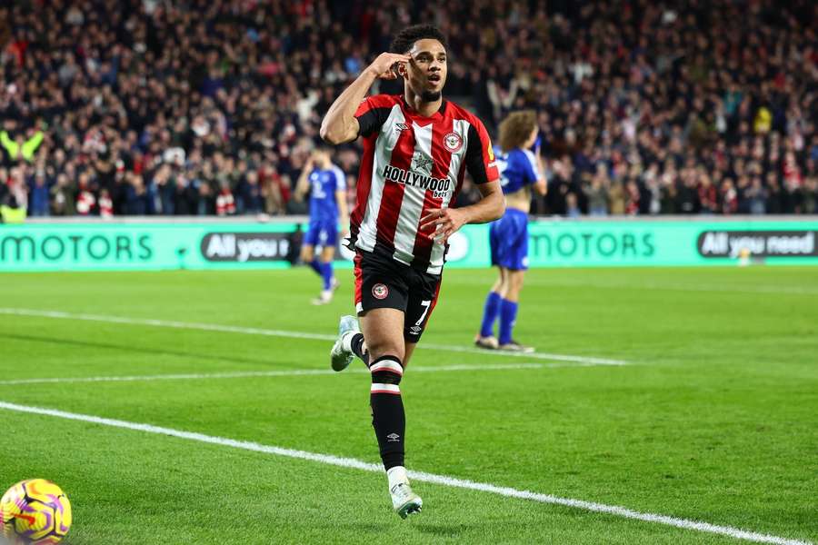 Schade a marcat un hattrick pentru Brentford împotriva lui Leicester