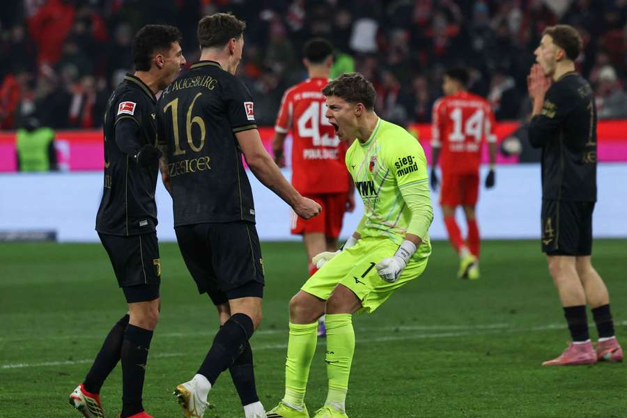 Augsburgo surpreendeu Bayern de Munique Augsburgo surpreendeu Bayern de Munique