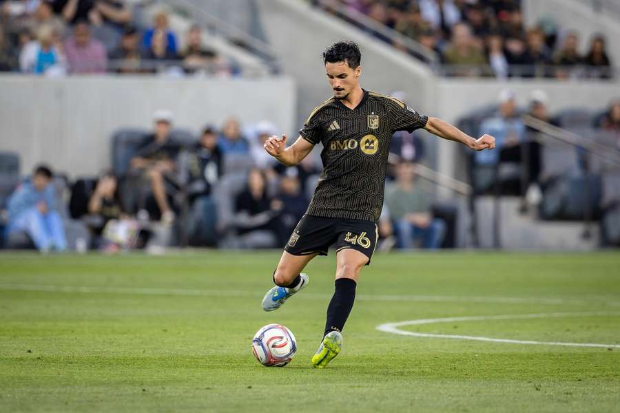 Stephen Eustáquio está emprestado pelo FC Porto ao Los Angeles FC Stephen Eustáquio está emprestado pelo FC Porto ao Los Angeles FC