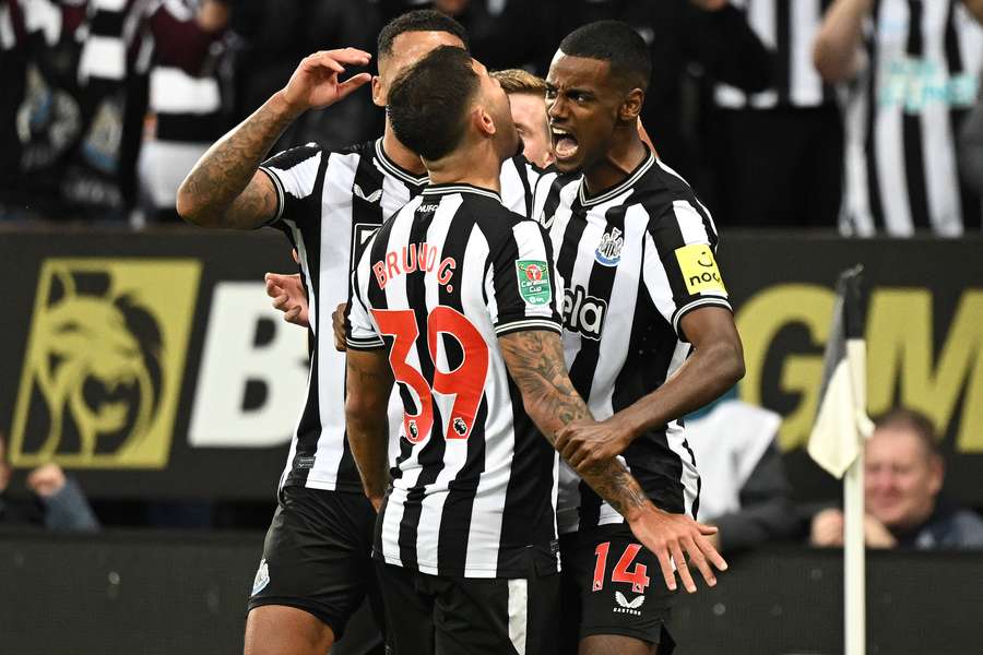 Alexander Isak celebrates scoring Newcastle's winning goal against Man City