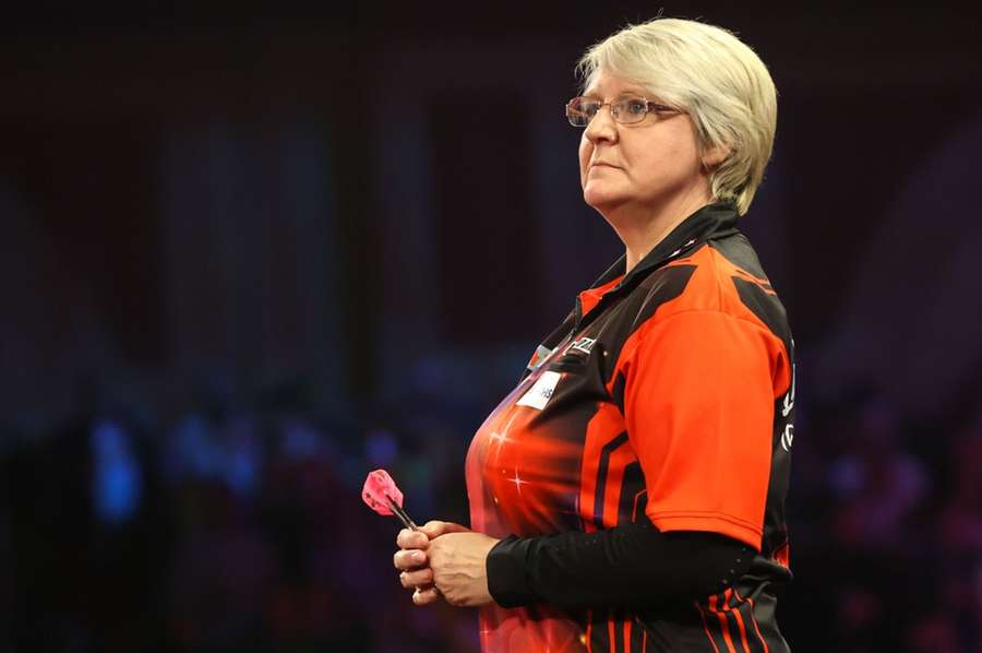 Whitlock survives scare but Ashton loses at PDC World Championship