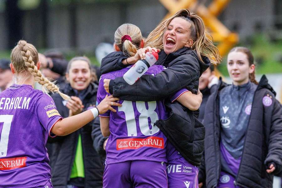 Frauen Bundesliga: Spitzentrio siegt souverän