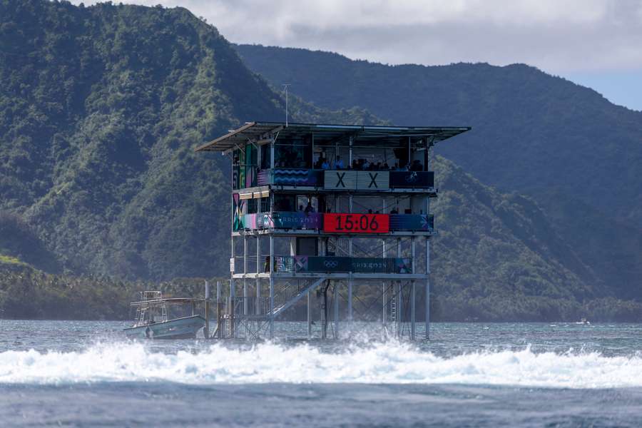 A torre dos juízes em Teahupo'o