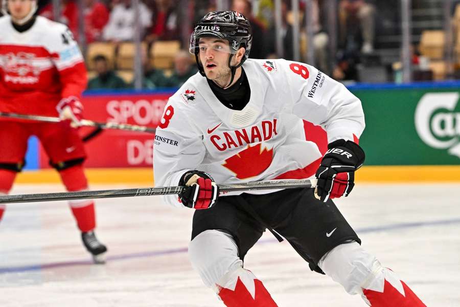 Dobson mení v NHL dres.