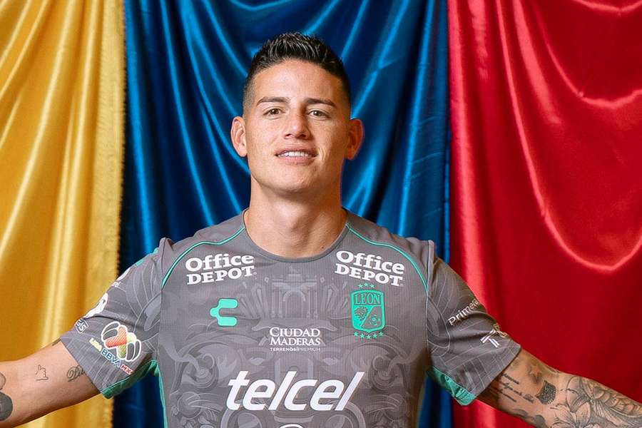 James Rodríguez, con el León de México