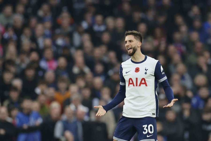 Tottenham in beroep tegen zware straf Bentancur na beledigen Son
