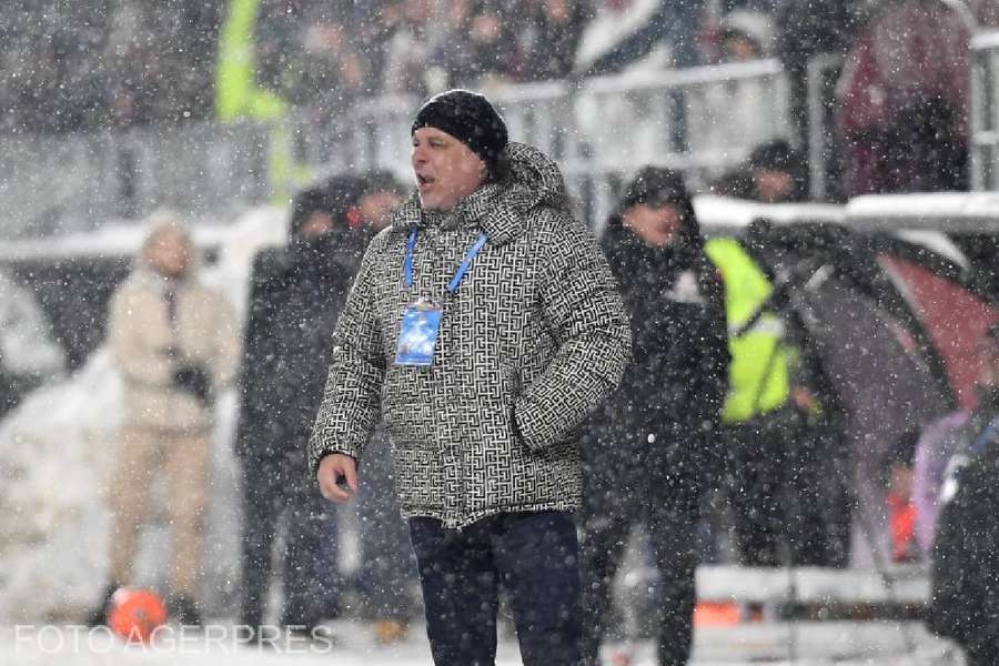 Marius Șumudică a avut un conflict cu fanii Rapidului în timpul duelului cu FC Botoșani din Giulești