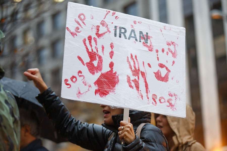 Proteste vor der iranischen Botschaft in den USA Ende November