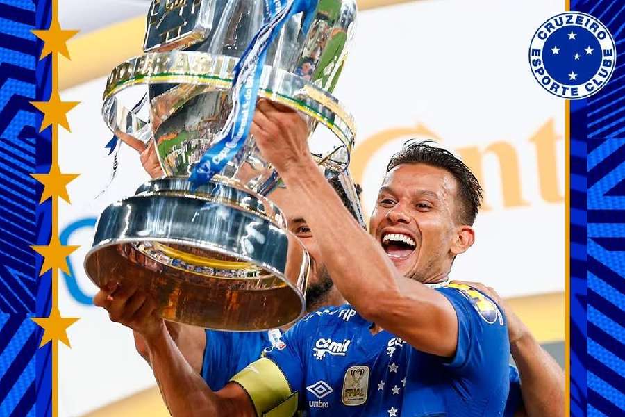 Henrique foi o capitão do Cruzeiro nas conquistas da Taça do Brasil de 2017 e 2018