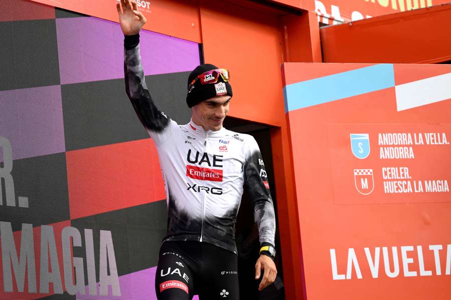 Juan Ayuso prolonge la domination de la formation UAE Team Emirates - XRG.